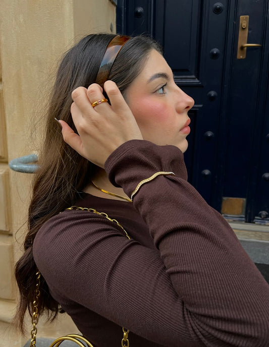 Kaja wave vandfast armbånd på models arm