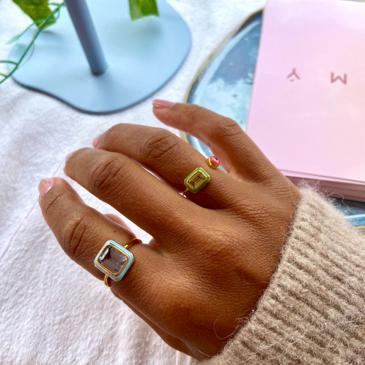 Dua Palette Ring båret på hånd
